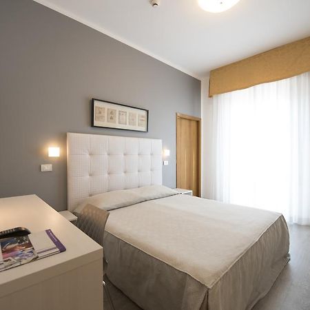 Hotel Iride & Spa Cesenatico Esterno foto