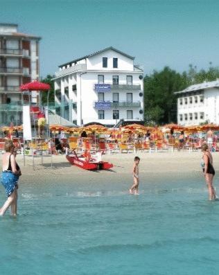 Hotel Iride & Spa Cesenatico Esterno foto
