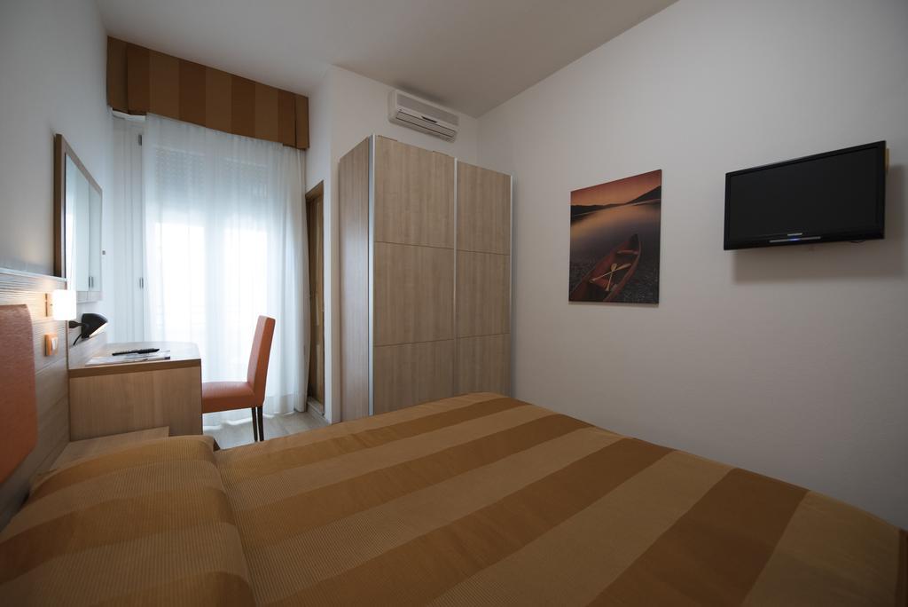 Hotel Iride & Spa Cesenatico Esterno foto