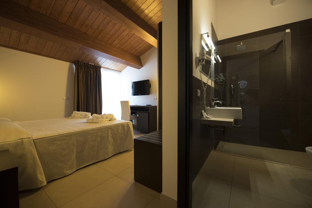 Hotel Iride & Spa Cesenatico Esterno foto